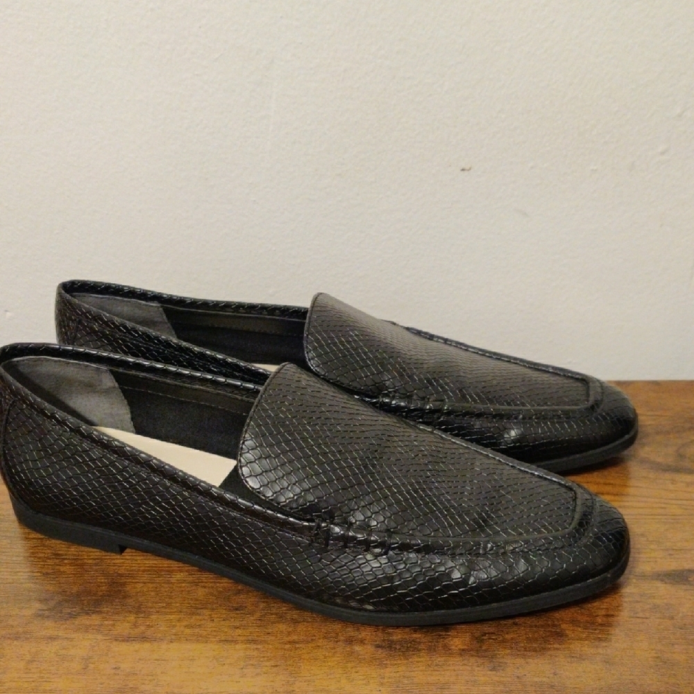 Dolce Vita Black Leather Slip-On Loafers - Picture 12 of 13